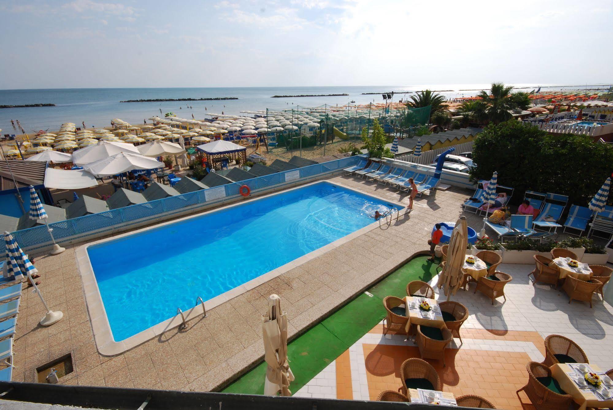Hotel Bellevue Pesaro Eksteriør billede